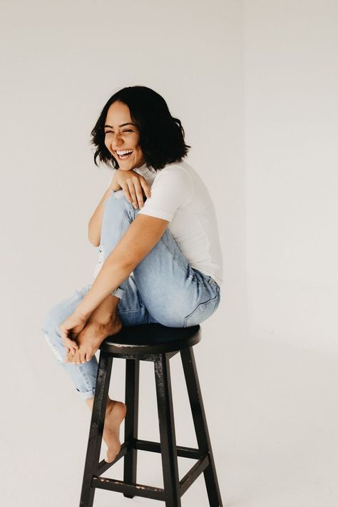 Stool For Photoshoot, White Backdrop Studio Photoshoot, Studio Stool Photoshoot, Backdrop Poses Photography, Photoshoot With Stool Outside, White Background Photoshoot Ideas At Home, Stool Photoshoot Ideas, Studio Shoot White Background, Posing On A Stool