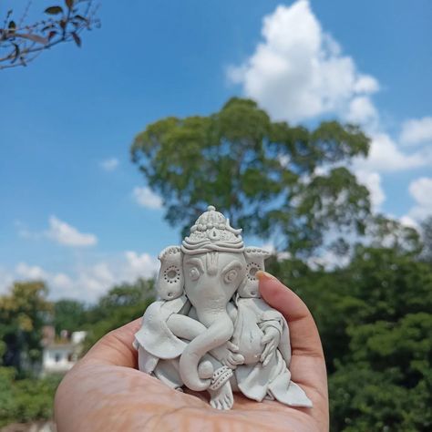 🤩DIY Cute Ganpati jii with Clay😍@DIYwithSIA #diy#trending #instagramreels #viral #reels #handmade #clayganpati #diyganpati #ganpatiidols Cute Ganpati, Viral Reels, Quick Saves