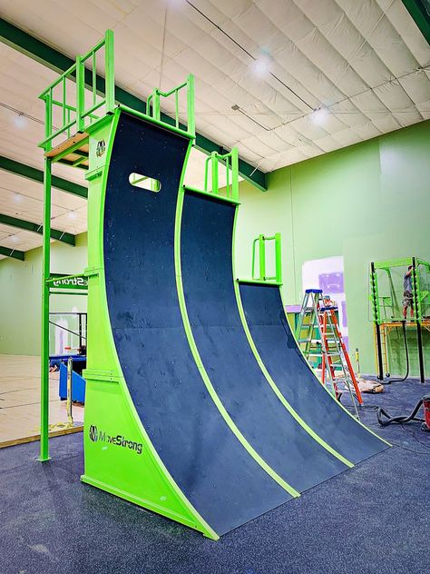 MoveStrong Triple Warped Wall Now Available - MoveStrong Indoor Ninja Course For Kids, Sport Club Design, Wallpaper Nintendo, Ninja Warrior Training, Kids Ninja Warrior, Ninja Warrior Gym, Parkour Gym, Gym Rope, Obstacle Course Training