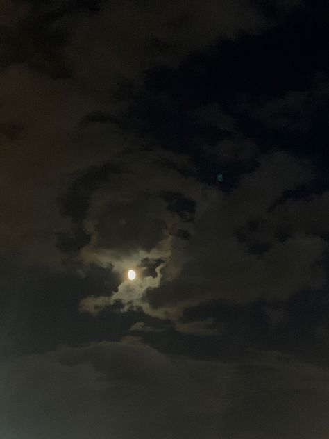 Moon pics , cloudy , night sky , moon aesthetic Nature, Rainy Moon Night, Cloudy Sky With Moon, Moongazing Aesthetic, Cloudy Moon Night Skies, Cloudy Night Sky Aesthetic, Sky And Moon Aesthetic, Night Sky Moon Aesthetic, Sky Moon Aesthetic