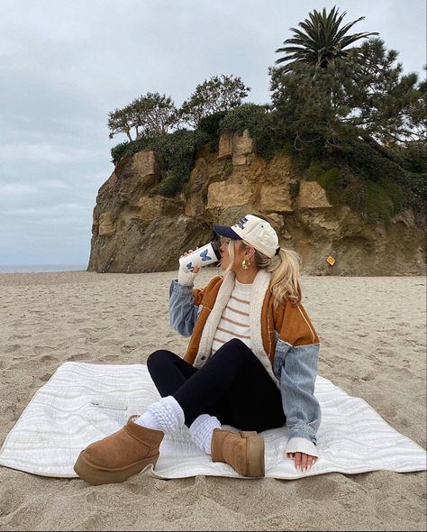 Beach Bonfire Outfit Winter, Charleston Fashion Winter, Fall Cozy Aesthetic Outfits, Boho Winter Aesthetic, Northeast Fall Outfits, Maine Outfits Winter, Fall In Maine Outfits, Idaho Winter Outfits, Pnw Beach Outfit