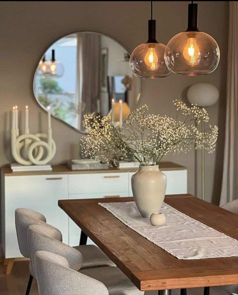 Small Dinner Table Ideas, Glass Dining Room Table Decor, Farmhouse Minimalist Decor, Decorating Small Space, Lounge Decor Ideas, Deco Living, Corner Sofa Design, Minimalist Dining Room, Apartment Living Room Design