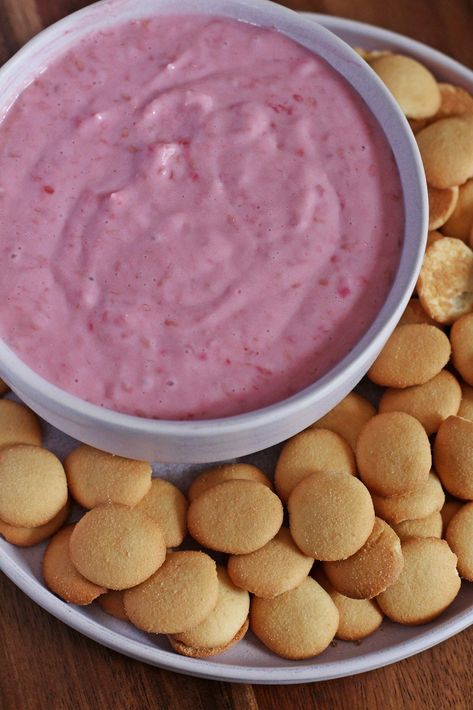 Raspberry Dip, Dip For Fruit, Raspberry Recipes Dessert, Dessert Cheese Ball, Fruit Dip Recipe, Fruit Dips Recipes, Sides Recipes, Raspberry Recipes, Sweet Dips