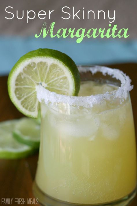 The Best Skinny Margarita Recipes Jalapeño Margarita Recipes, Best Classic Margarita Recipe, Best Margarita Recipe On The Rocks, Margherita Drink, Margarita Recipes On The Rocks, Easy Margarita Recipes, Margarita Pitcher Recipe, Margaritas Recipes, Marg Recipe