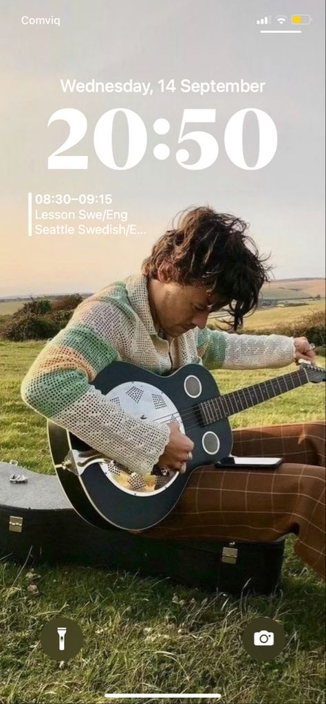 Harry Styles Wallpaper Lockscreen, Harry Styles Cherry, Harry Styles Wallpaper Iphone, Ios 16 Lockscreen, Harry Styles Lockscreen, Lockscreen Ios, Phone Lockscreen, Wallpaper Ipad, Background Ideas