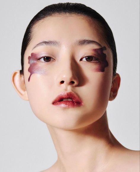 High Fashion Makeup Editorial, Layout Makeup, Space Makeup, Butterfly Makeup, High Fashion Makeup, Lip Beauty, Japanese Makeup, Bold Makeup, Glowing Makeup