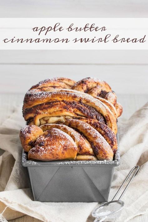 Throw the best party with this Apple Butter Cinnamon Swirl Bread. It's everything SWIRLED into a bread form. Swirl Bread, Cinnamon Swirl Bread, Butter Cinnamon, Pane Dolce, Swirled Bread, Wings Recipe, Cinnamon Swirl, Monkey Bread, Dessert Bread