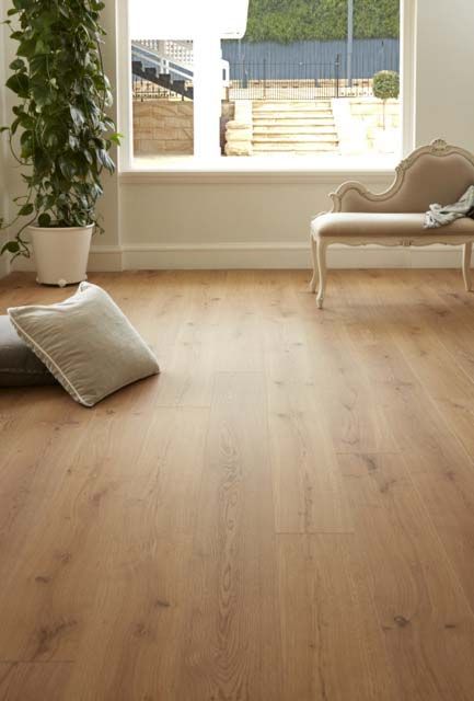 Natural Oak Flooring, Laminate Flooring Colors, Brown Laminate, Click Flooring, Oak Laminate Flooring, Natural Wood Flooring, Interior Fit Out, Natural Flooring, Oak Laminate