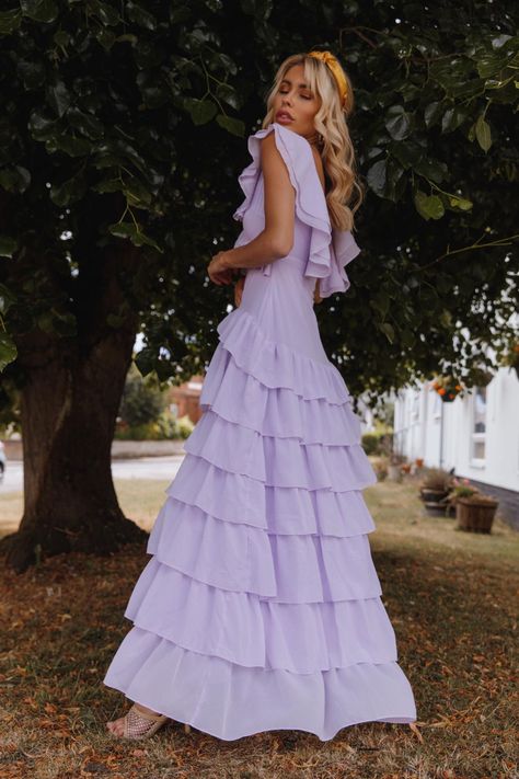 Lavender Outfit Ideas, Spring Prom Dresses, Outfit Ideas Wedding, Spring Formal Dresses, Flowy Prom Dresses, Lavender Outfit, Purple Ruffle Dress, Ruffles Bridesmaid Dresses, Tiered Prom Dress