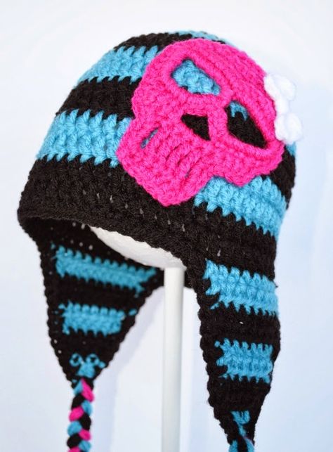 Couture, Skull Crochet, Scene Accessories, Crochet Patterns Ideas, Crochet Skull, Crochet Christmas Gifts, Earflap Hat, Crocheted Hat, Skull Hat