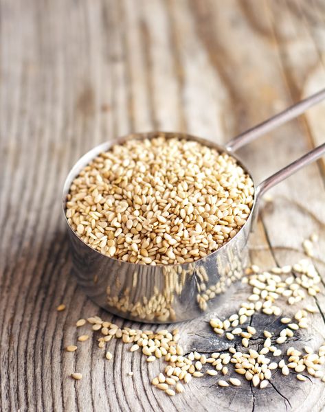 Sesame Seeds Edible Seeds, Santiago Bernabeu, Sesame Seed, Organic Spice, Healthy Food Blogs, Apricot Kernels, Dried Apricots, Global Recipes, Pomegranate Seeds