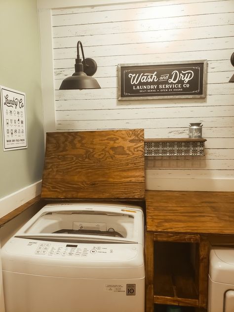 Diy Lavanderia, Small Laundry Closet, Laundry Room Decor Ideas, Laundry Room Organization Ideas, Laundry Room Countertop, Laundry Room Update, Laundry Room Design Ideas, Laundy Room, Laundry Makeover