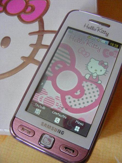 authentic hello kitty samsung star S5230 Images Hello Kitty, Charmmy Kitty, Hello Kitty Aesthetic, Retro Gadgets, Hello Kitty Accessories, Retro Phone, Pink Hello Kitty, Old Phone, Hello Kitty Pictures