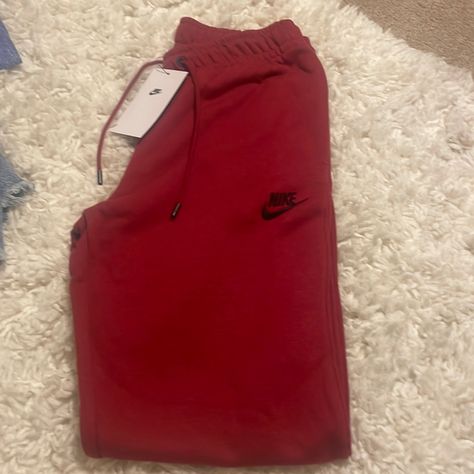 Red Nike Sweatpants Size Xs Nwt Sweatpants Colors, Gym Wishlist, Red Nike Sweatpants, Nike Running Pants, Grey Nike Sweatpants, Red Sweatpants, Cute Nike Outfits, Black Cropped Pants, Fashion Vocabulary