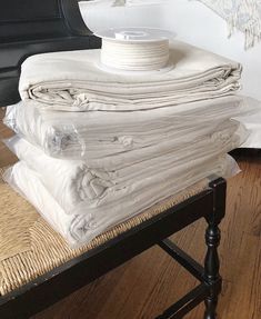 My DIY project to make a slipcover How To Make Slip Covers For Couch, Diy Slipcovers For Chairs, Diy Furniture Covers, Drop Cloth Slipcover, Diy Sofa Cover, Diy Furniture Upholstery, Furniture Fix, Reupholster Furniture, Slip Covers