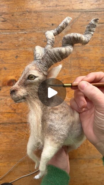 Felted Wool Projects, Felted Fairies, Wool Felting Animals, Yule Goat, Needle Felting Tutorial, Felted Wool Crafts, Wool Felting, Wool Animals, Needle Felting Tutorials