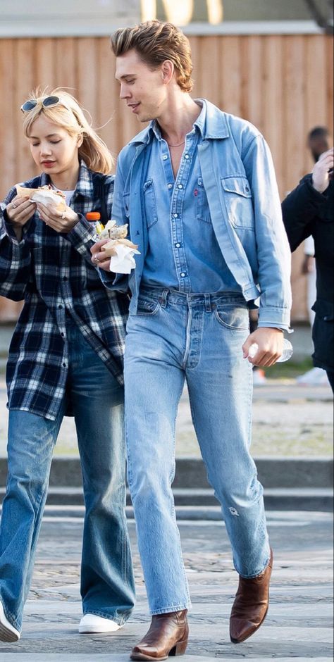 Austin Butler Denim, Austen Butler Elvis, Charlie Crockett Style, Nashville Fashion Men, Men Outfits With Boots, Austin Butler Style 2023, Styling Cowboy Boots Men, Men All Denim Outfit, Austin Butler Style Outfits