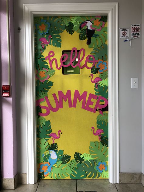 Tropical Hallway Decor, Aloha Classroom Door, Hawaii Door Decorations Classroom, Summer Decorations For Office, Summer Office Decorations Diy, Summer Class Decorations, Hawaiian Theme Classroom Door, Hawaiian Classroom Decorations, Summer Theme Door Preschool