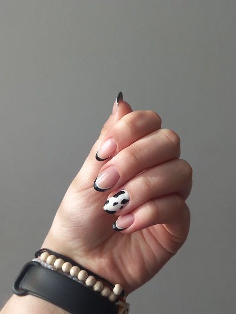 Nails inspiration Black French Tip Nails With Cow Print, Black And White Cow Nails, Cow Print Nails Black And White, Cow French Nails, Cowhide Nails, Cow French Tip Nails, French Tip Cow Print, Cow Print French Tips, French Nails Black