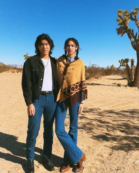 joshua tree 70s western aesthetic Hippie Cowboy Aesthetic, Mexican Western Outfits, 70s Couple Aesthetic, 70s Country Aesthetic, 70s Western Aesthetic, 70s Western Fashion, Vintage Western Outfits, 70s Cowgirl, Southwest Aesthetic