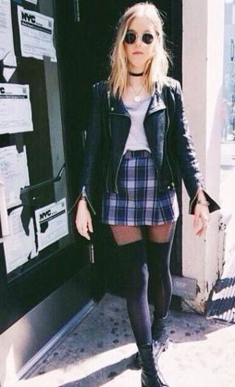 I love plaid skirt outfits like this! Perfect outfit for the fall or winter! Plaid Skirt Outfits, Winter Outfit Ideas For Women, Combat Boot Outfit, Plaid Skirt Outfit, Classy Skirts, Hipster Looks, Fall Fashion Skirts, Casual Fashion Trends, Plaid And Leather