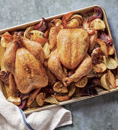 Recipe: Downshiftology’s Two Whole Roasted Chickens with Fennel, Pear, and Onion \- Recipelink.com فاصوليا خضراء, Roasted Vegetables With Chicken, Chicken With Vegetables, Roasted Chicken And Potatoes, Easy Roast Chicken, Whole Roasted Chicken, Easter Dinner Recipes, Roast Chicken Recipes, Pan Meals