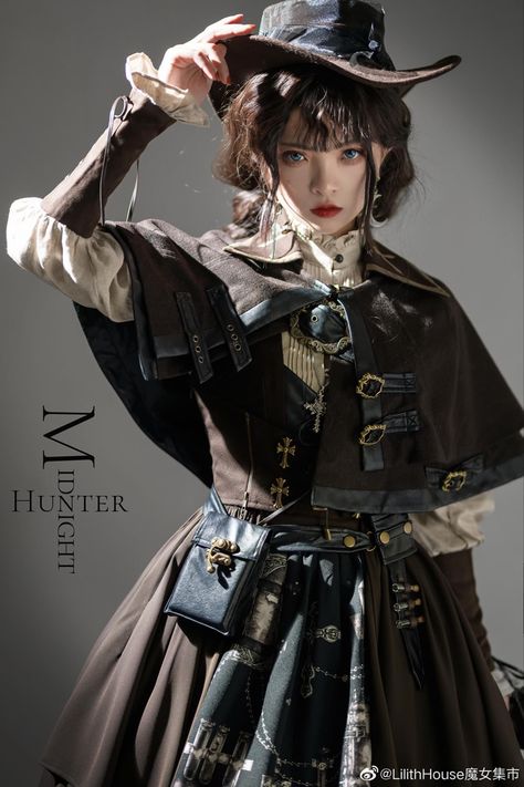 Halloween Costumes 2022, Old Fashion Dresses, Halloween This Year, Steampunk Clothing, Doki Doki, Human Poses, Character Poses, Creative Halloween Costumes, Cool Poses