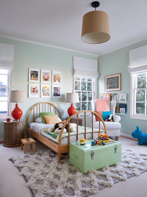 Light Green Bedroom Light Green Bedroom, Decorate With Green, Boys Bedroom Light, Green Playroom, Light Green Rooms, Girls Bedroom Green, Green Kids Rooms, Green Girls Rooms, Green Boys Room