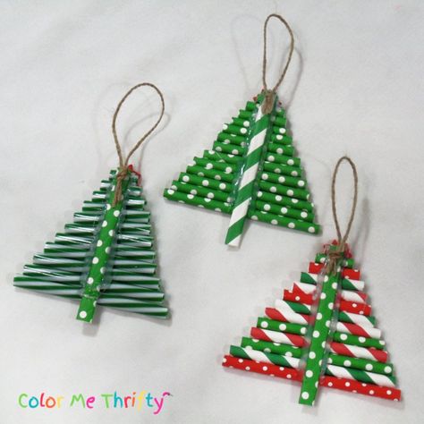 I'm always looking for fun ways to create quick and easy tree ornaments, and when I saw some very festive straws at the dollar store an idea immediately came to mind.These are also very inexpensive, which is always a good thing. A light bulb went off, and these colorful straws practically jumped into my shopping basket.Yes, that's exactly how it happened. (wink wink)The large straws in the middle are plastic, and the packs on either side are paper. Red and green just sing Christmas Paper Straw Christmas Ornaments, Christmas Paper Straw Crafts, Crafts Using Plastic Straws, Easy Tree Decorations, Crafts With Paper Straws, Straw Christmas Tree Ornaments, Middle School Christmas Ornaments, Christmas Craft Middle School, Easy Tree Ornaments