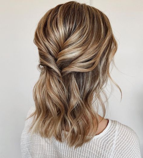 Simple Half-Up Hairstyle for Medium Hair Half Up Lob, Neck Length Hair, Half Up Half Down Short Hair, Braided Half Updo, Up Hairdos, Hair Half Up Half Down, Hair Half Up, Hair Adviser, Half Up Half Down Hairstyles