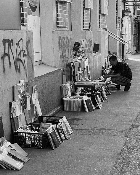 books, black and white, man, streetphotography, photojournalism, street photography, photo journalism, documentary photography, raw Documentary Photography Black And White, Modern Society Photography, Social Realism Photography, Documentary Street Photography, B&w Street Photography, Photo Journalism Photography, Controlled Documentary Photography, Street Photography Black And White, Capitalism Photography