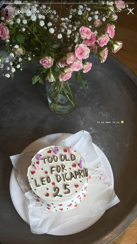 Instagram story ideas aesthetic, 25th birthday cake, leonardo di caprio Fun 25th Birthday Cake, 25th Bday Theme Party Ideas, Birthday Cake Instagram Stories, 25 Birthday Aesthetic, Quarter Of A Century Birthday, 25th Birthday Aesthetic, Fun Birthday Cake Ideas, 25th Birthday Themes, Cake 25th Birthday