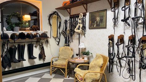 Tack room Stable Renovation, Horse Tack Rooms, Tack Rooms, Dream Stables, Horse Facility, Horse Ideas, Dream Barn, Barn Design, Tack Room