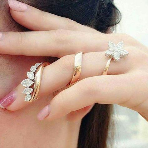 Gold finger rings