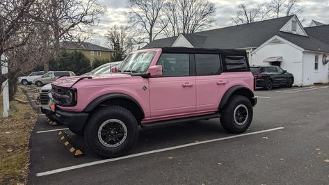 Black Bronco With Pink Accents, Pink Bronco Sport, Hot Pink Bronco, Pink Ford Bronco, Pink Bronco, Bronco Car, Pink Cars, Pink Jeep, Ford Mustang Fastback