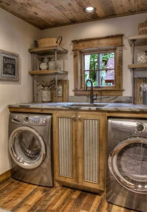 Cabin Laundry Room, Rustic Laundry Room Ideas, Rustic Farmhouse Laundry Room, Barn Interior Design, Laundry Designs, Rustic Laundry, Barn House Interior, Rustic Laundry Rooms, Ranch House Decor