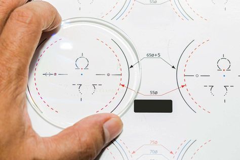 You may be familiar with progressive lenses, as they are quite popular nowadays among adult people. Many middle-aged people use them today, and they are pretty common among older people. These lenses are also known as multifocal lenses or varifocal lenses. However, you probably do not know that it was in 1959 that a young French engineer created the first commercially successful progressive lenses. Multifocal Lenses, Reading Area, Progressive Lenses, Optical Shop, Eyes Problems, Bifocal Lenses, Backyard Makeover, Technology Design, Simple Chic