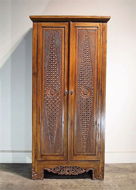 Antique Indonesian Furniture, Indonesian Bedroom, Home Entrance Interior, Indonesian Decor, Interior Wooden Doors, Ethnic Furniture, Teak Cabinet, Indonesian Furniture, Paper Parasol