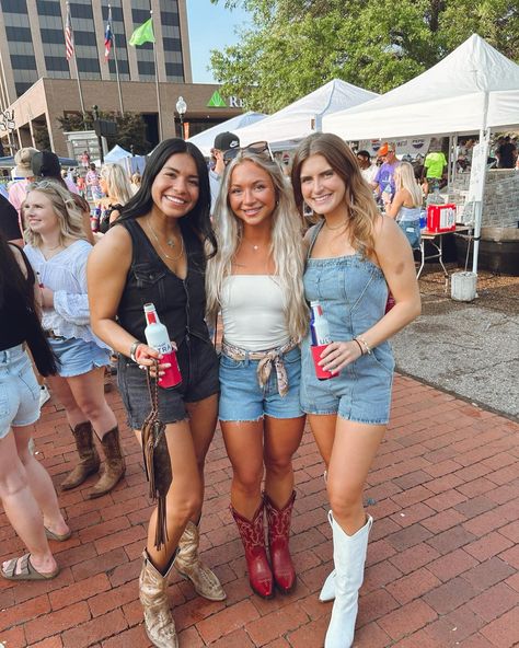 red dirt in my red boots 🤠 Red Cowgirl Boots Outfit, Red Cowboy Boots Outfit, Outfit Vaquero, Red Cowgirl Boots, Cowboy Boots Outfit, Cowgirl Boots Outfit, Red Cowboy Boots, Boot Outfits, Cowgirl Style Outfits