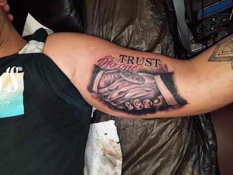 Trust No One Tattoo Ideas For Men, Trust No One Snake Tattoo, Trust None Tattoos Men, Good First Tattoos For Guys, Trust None Tattoos, Trust Nobody Tattoo, Trust No One Tattoo Ideas, Trust Noone Tattoos, Trust No One Tattoo