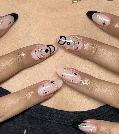 Trendy Nails Halloween, Clown Nails, Halloween Nails Short, Fall Nails Inspiration, Fall Nails 2022, Nails For Halloween, Nails Fall Nails, Punk Nails, Vintage Nails