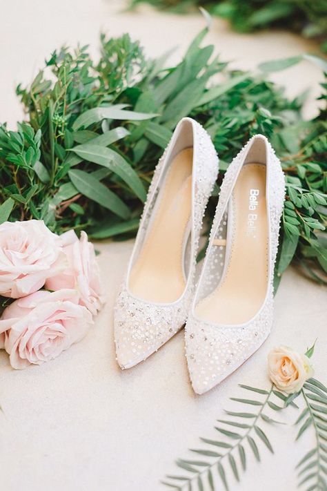 Diy Wedding Shoes, Embellished Wedding Shoes, Bohemian Style Gown, Sparkly Wedding Shoes, Elegant Wedding Shoes, Types Of Gowns, Beautiful Wedding Shoes, Athens Wedding, Traditional Gowns