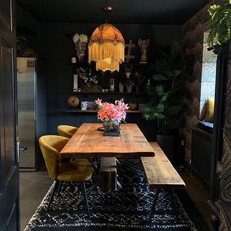 Sally Worts (@sallydoessassy) • Instagram photos and videos Goth Dining Room, Masculine Dining Room, Maximalist Dining Room, Gothic Dining Room, Moody Dining Room, Mystery Shop, Friday Yay, Dark Dining Room, Brown Dining Room