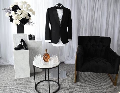 Prop My Wed By Terry & Kellie on Instagram: "Pure Class For Our Groom Dane 👌🏼 Featuring our new silk florals 🖤🤍 #propmywed #groomroom #groomroomdecor #groomdecor #weddingdecor #weddingphotography #weddingmorning #groomsmen #groom #groominspiration #groomsuit #luxuryevents #sydneyevents #sydneyweddings #weddingstyling" Groom Suite Decor, Groom Room Decoration Ideas, Grooms Room Getting Ready, Grooms Suite Decor, Groom Room Decoration, Grooms Room Decor Wedding Ideas, Bride Room Decoration Ideas, Bridal Suite Decorations, Bridal Getting Ready Room Decor