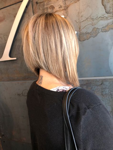 Angled Hair, Bob Hairstyle Ideas, Graduated Bob Haircuts, Hairstyle Ideas Easy, Angled Bob Haircuts, Hairstyles For Fine Hair, Graduated Bob, Angled Bob Hairstyles, Inverted Bob Hairstyles