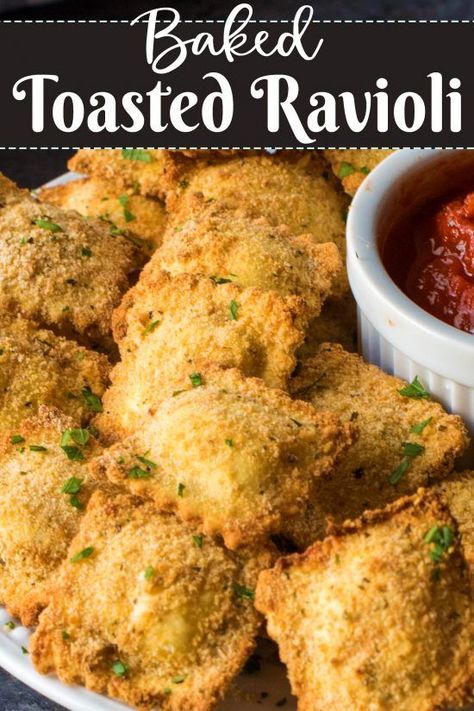 Crispy Baked Ravioli, Fried Ravioli Recipe, Fried Ravioli, Baked Ravioli, Oven Air Fryer, Ravioli Bake, Toasted Ravioli, Superbowl Appetizers, Ravioli Recipe