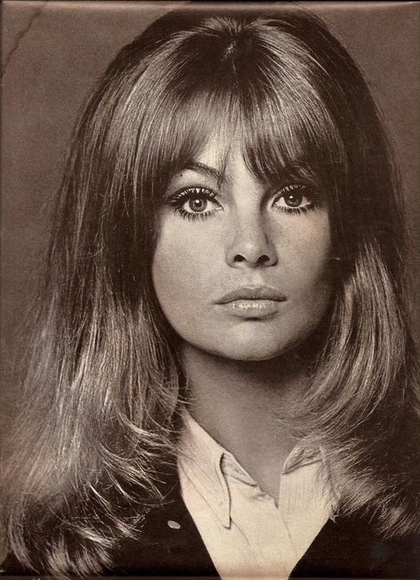 Jean Shrimpton.  Photo by David Bailey.  Vogue, July 1, 1968. Divine Women, Bat For Lashes, Colleen Corby, Asian Faces, 1960s Hair, Pattie Boyd, Model Jeans, Jean Shrimpton, 60s Hair