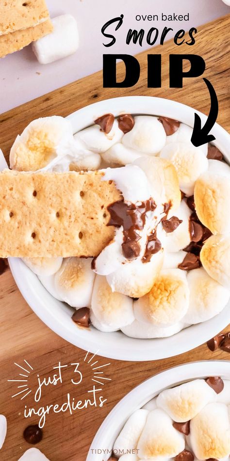 If you like S'mores, you have to try this 5 minute oven-baked S’mores Dip! Gooey marshmallows and melted chocolate, perfect for dipping with graham crackers—no campfire needed! PRINTABLE RECIPE + tips at TidyMom.net S'mores Dip, Smore Dip, Oven Smores, Pretzel Thins, Smores Dip, Baked Dips, Hawaiian Sweet Rolls, Roasting Marshmallows, Almond Bark