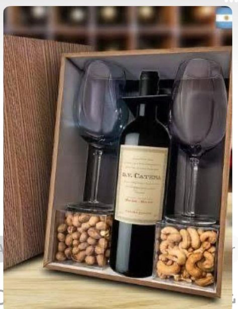 Corporate Xmas Gift Ideas, Christmas Presents For Guys, Wine Gift Basket Ideas, Presents For Guys, Gift Basket For Men, Wine Gift Box Ideas, Creative Corporate Gifts, Xmas Gift Ideas, Homemade Gift Baskets