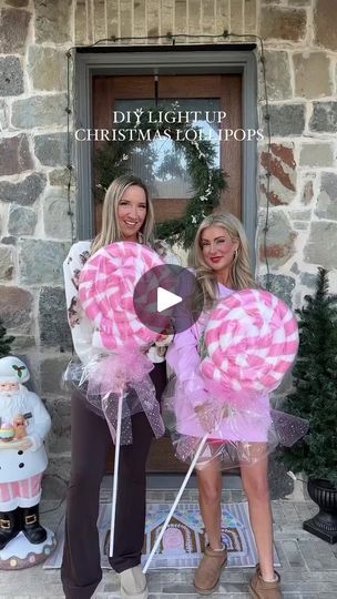 Pink Christmas Diy, Candy Houses, Candy Decorations Diy, Pool Noodle Crafts, Diy Christmas Candy, Christmas Lollipops, Gingerbread Christmas Decor, Giant Candy, Diy Light